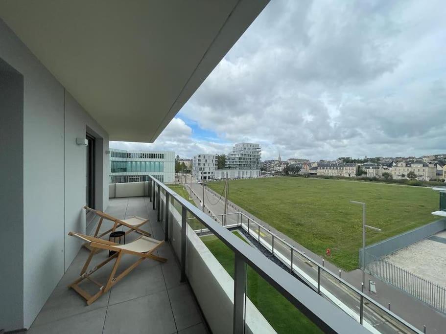 Presqu'Ile, Appartement Neuf Avec Balcon, Salle De Gym Et Parking Caen Luaran gambar