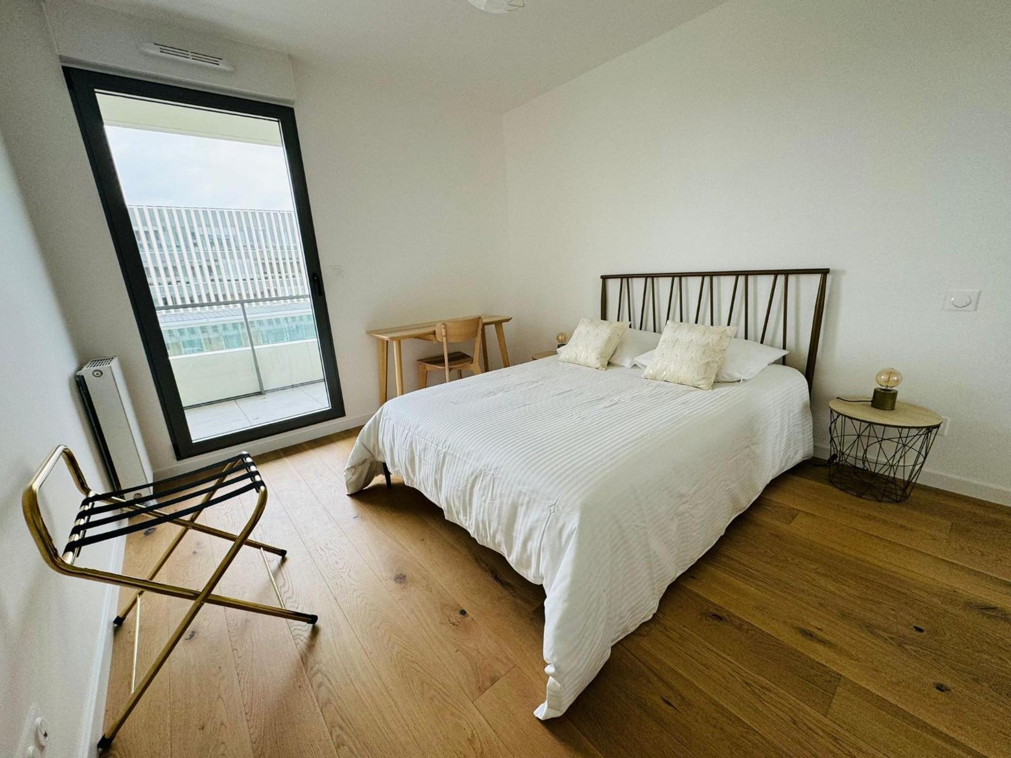 Presqu'Ile, Appartement Neuf Avec Balcon, Salle De Gym Et Parking Caen Luaran gambar