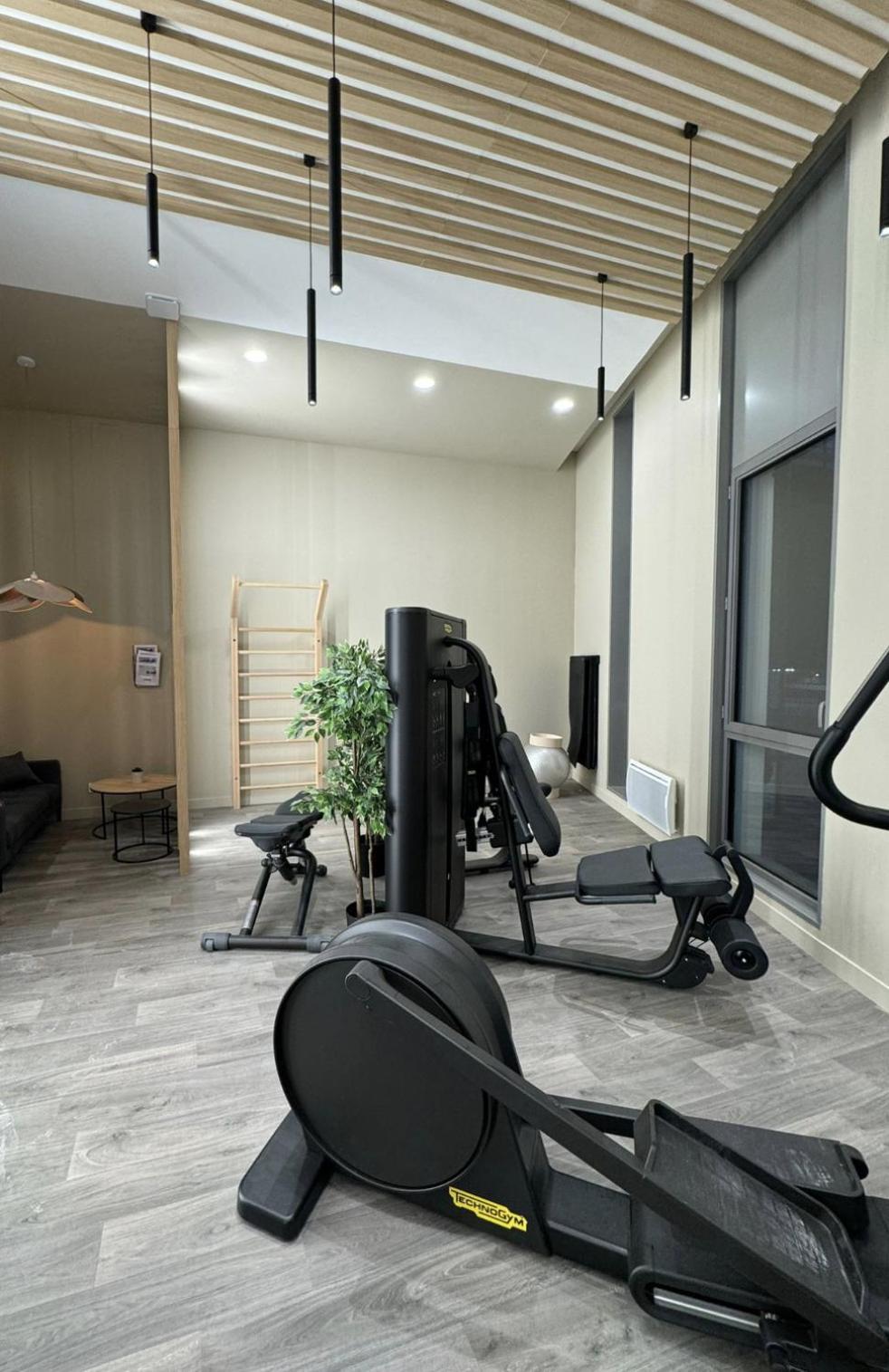 Presqu'Ile, Appartement Neuf Avec Balcon, Salle De Gym Et Parking Caen Luaran gambar